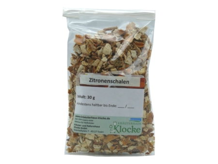 Zitronenschalen geschnitten